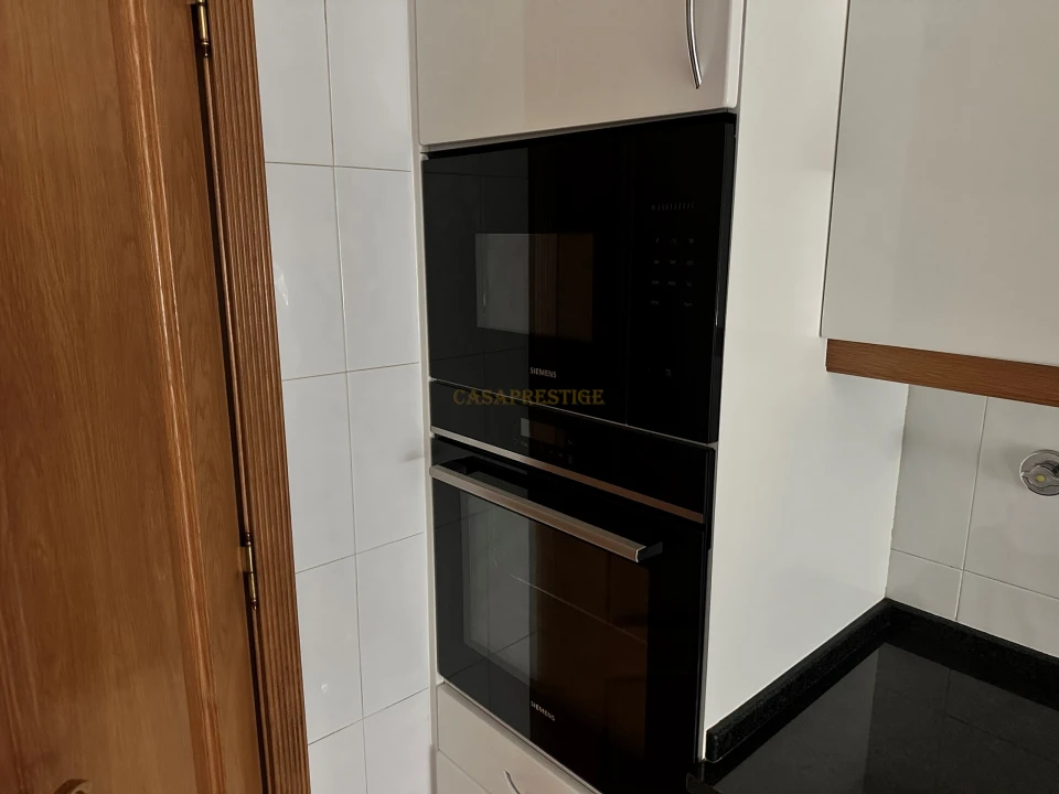 Apartamento T2 para Arrendamento em Areeiro Foto 30