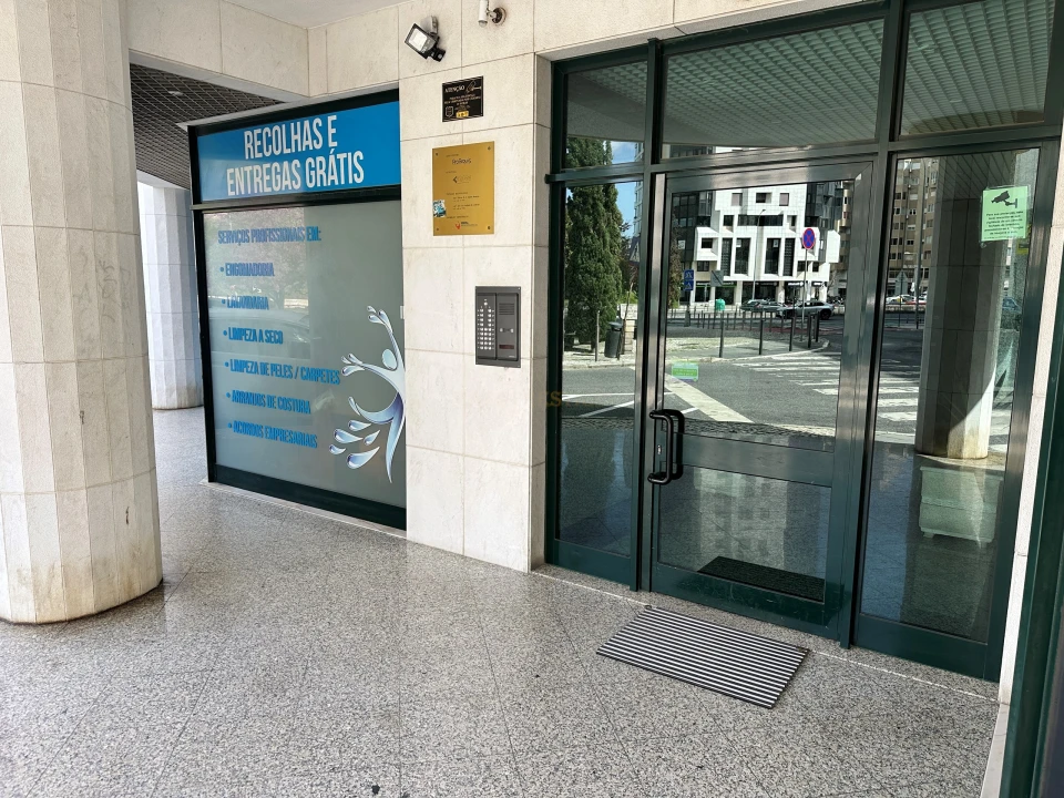 Apartamento T2 para Arrendamento em Areeiro Foto 10