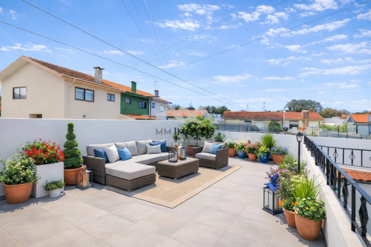 Moradia T3 para Venda em Cidade da Maia Foto 11