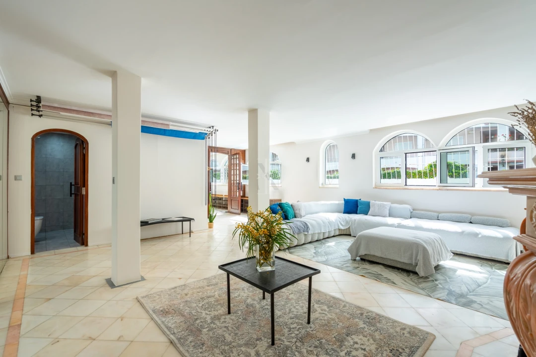 Apartamento T6 para Venda em Costa da Caparica Foto 6