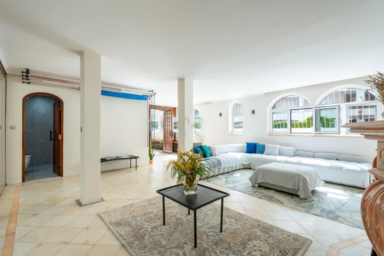 Apartamento T6 para Venda em Costa da Caparica Foto 6