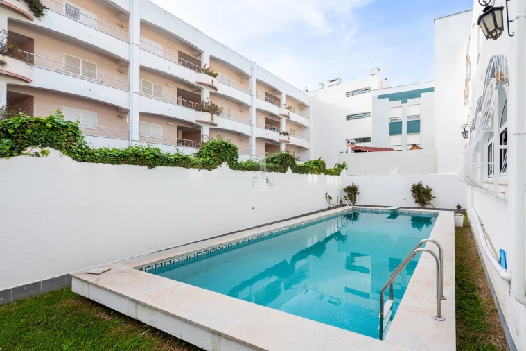 Apartamento T6 para Venda em Costa da Caparica Foto 46