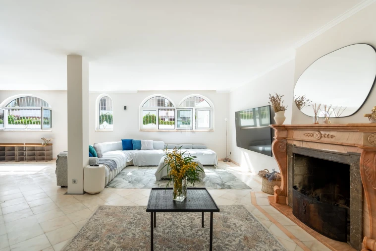 Apartamento T6 para Venda em Costa da Caparica Foto 5