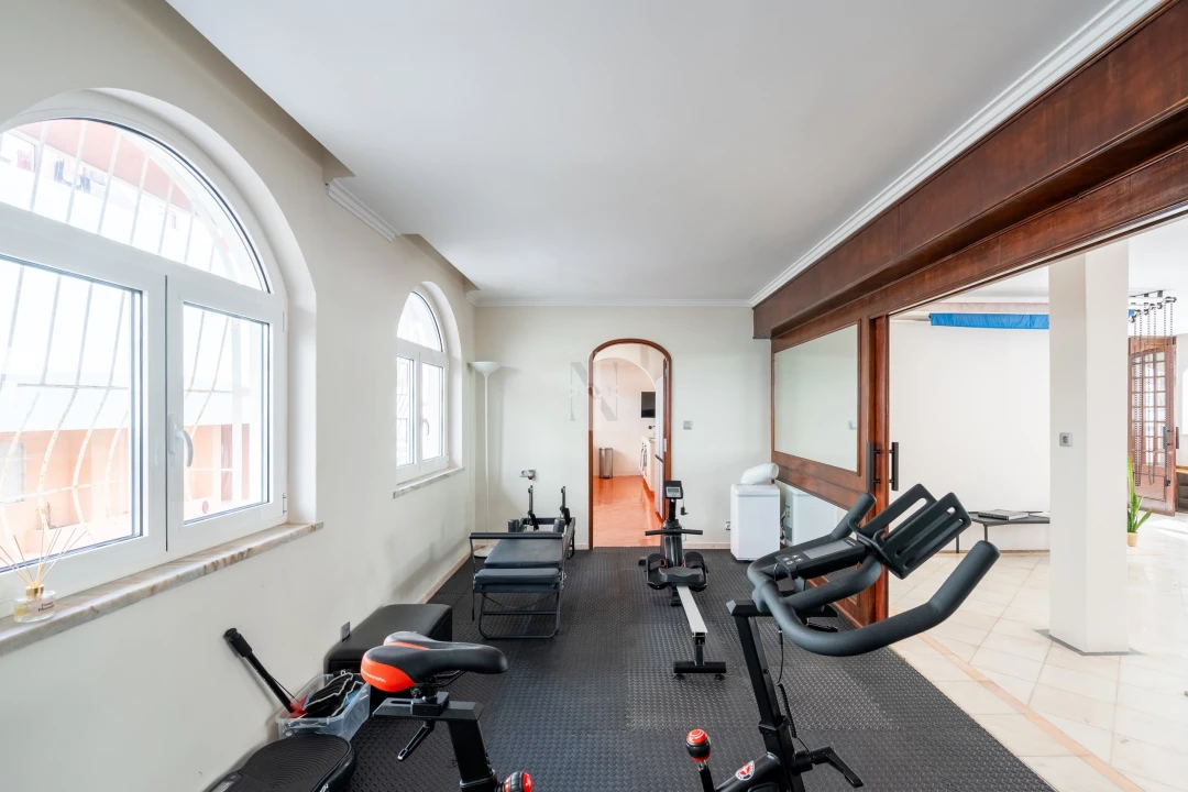 Apartamento T6 para Venda em Costa da Caparica Foto 8