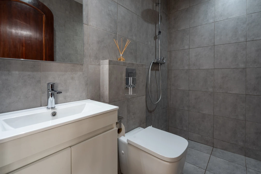 Apartamento T6 para Venda em Costa da Caparica Foto 10