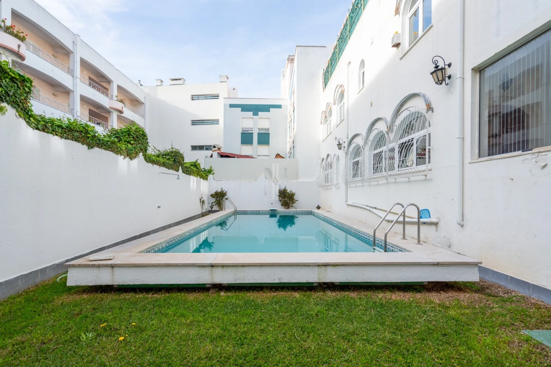 Apartamento T6 para Venda em Costa da Caparica Foto 44