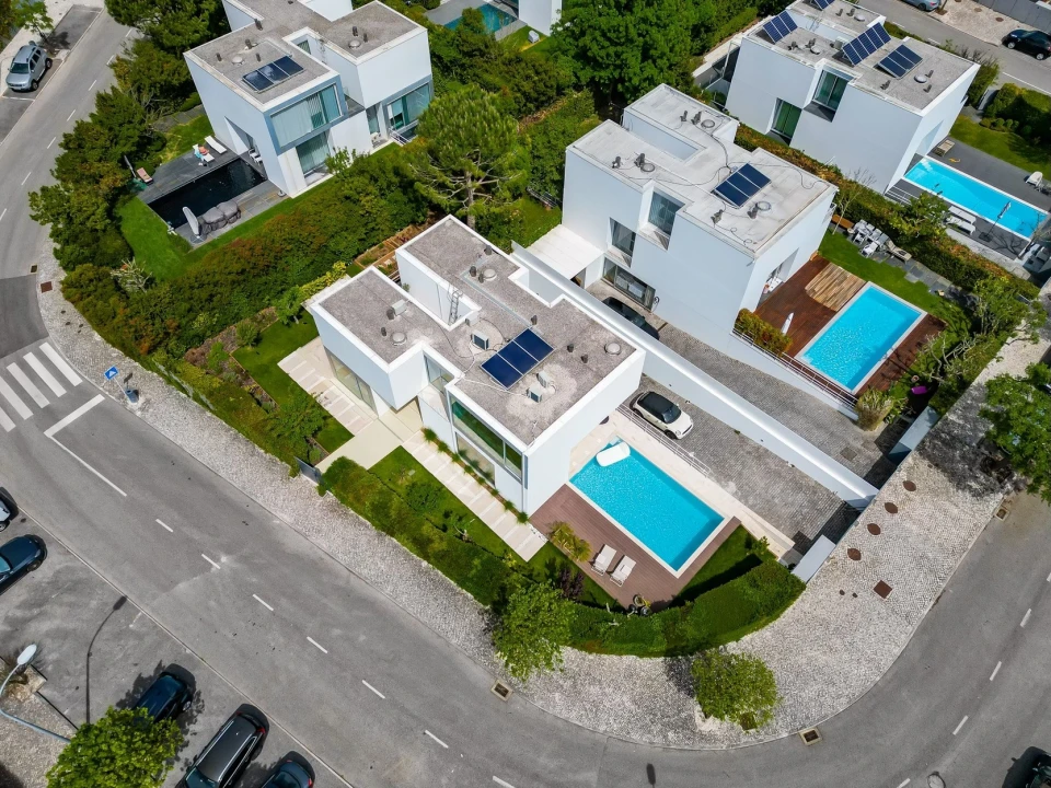 Moradia T4 para Venda em Carnaxide e Queijas Foto 76