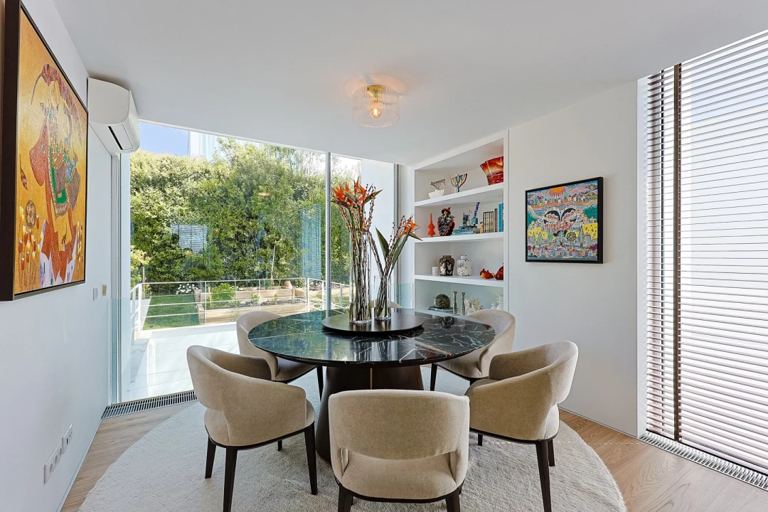 Moradia T4 para Venda em Carnaxide e Queijas Foto 6