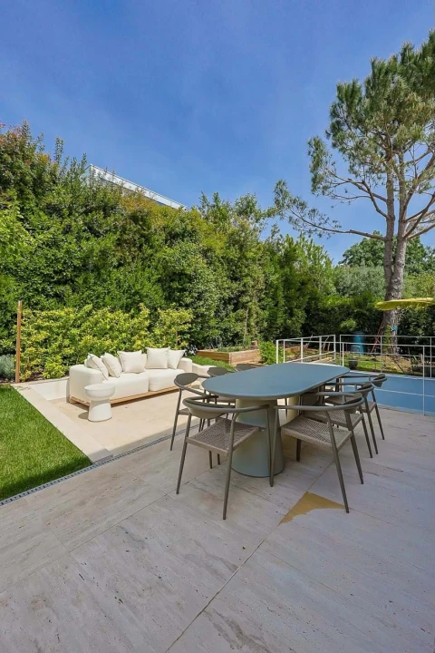 Moradia T4 para Venda em Carnaxide e Queijas