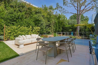 Moradia T4 para Venda em Carnaxide e Queijas