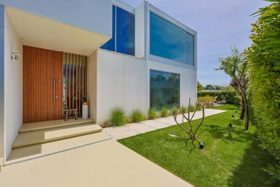 Moradia T4 para Venda em Carnaxide e Queijas