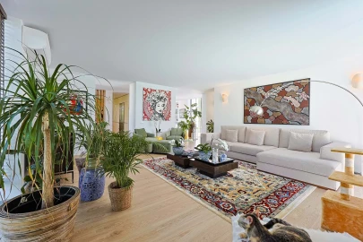 Moradia T4 para Venda em Carnaxide e Queijas