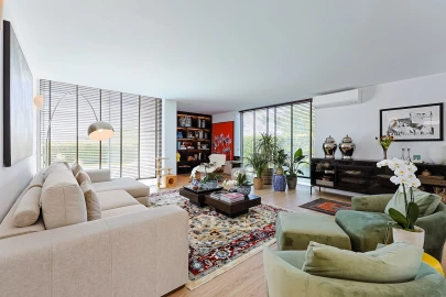 Moradia T4 para Venda em Carnaxide e Queijas