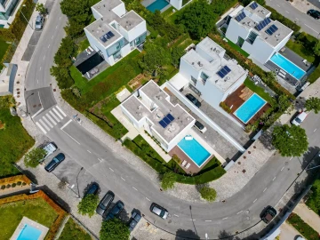 Moradia T4 para Venda em Carnaxide e Queijas