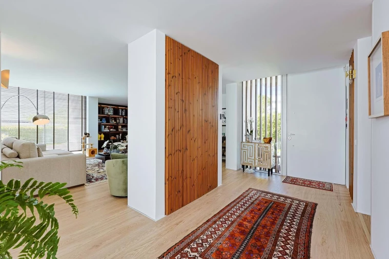 Moradia T4 para Venda em Carnaxide e Queijas Foto 8