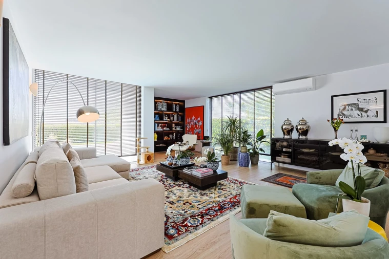 Moradia T4 para Venda em Carnaxide e Queijas Foto 2