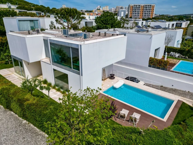 Moradia T4 para Venda em Carnaxide e Queijas Foto 81