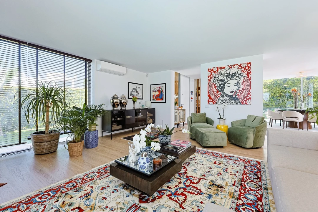 Moradia T4 para Venda em Carnaxide e Queijas Foto 5