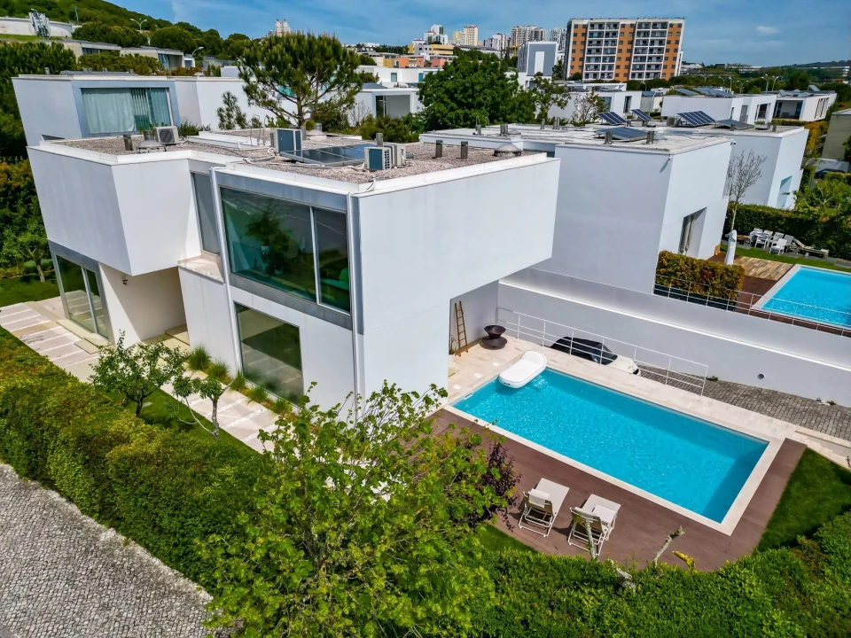 Moradia T4 para Venda em Carnaxide e Queijas Foto 81