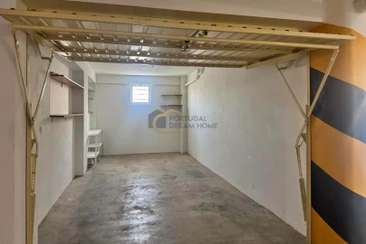 Garagem para Venda em Albufeira e Olhos de Água