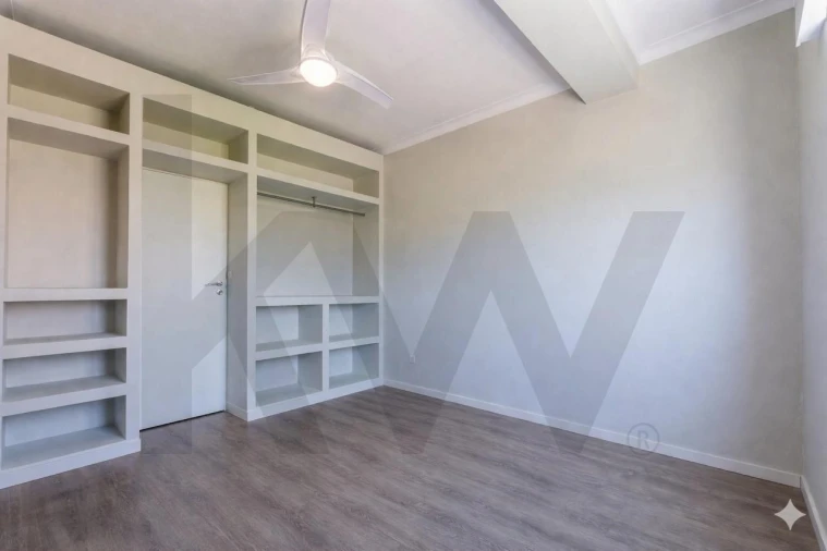 Apartamento T2 para Venda em Portimão Foto 16
