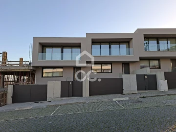 Moradia T3 para Venda em Santa Maria Maior e Monserrate e Meadela