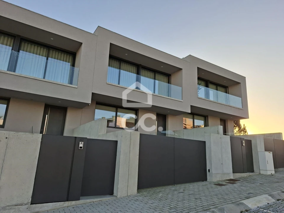 Moradia T3 para Venda em Santa Maria Maior e Monserrate e Meadela Foto 1