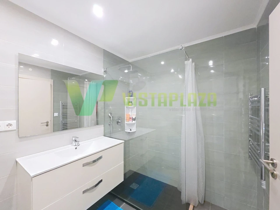Apartamento T2 para Venda em Portimão Foto 14