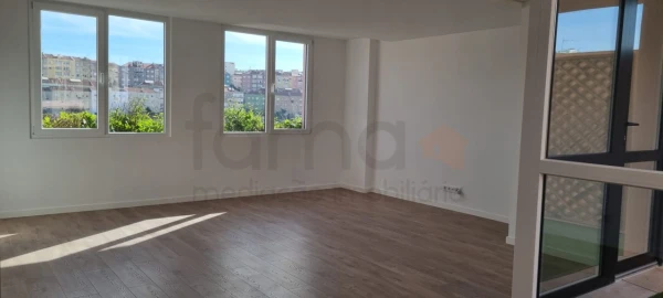 Apartamento T2 para Venda em Venteira