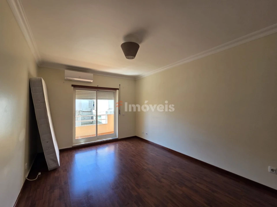 Apartamento T1 para Arrendamento em Nossa Sra de Fatima Foto 15
