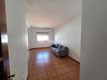 Apartamento T1 para Arrendamento em Nossa Sra de Fatima