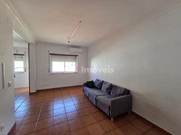 Apartamento T1 para Arrendamento em Nossa Sra de Fatima