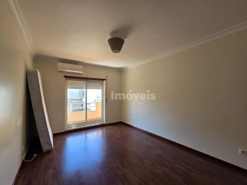 Apartamento T1 para Arrendamento em Nossa Sra de Fatima