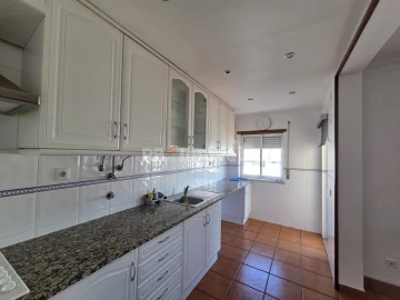 Apartamento T1 para Arrendamento em Nossa Sra de Fatima