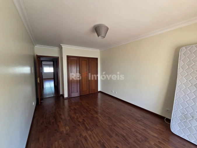 Apartamento T1 para Arrendamento em Nossa Sra de Fatima Foto 13