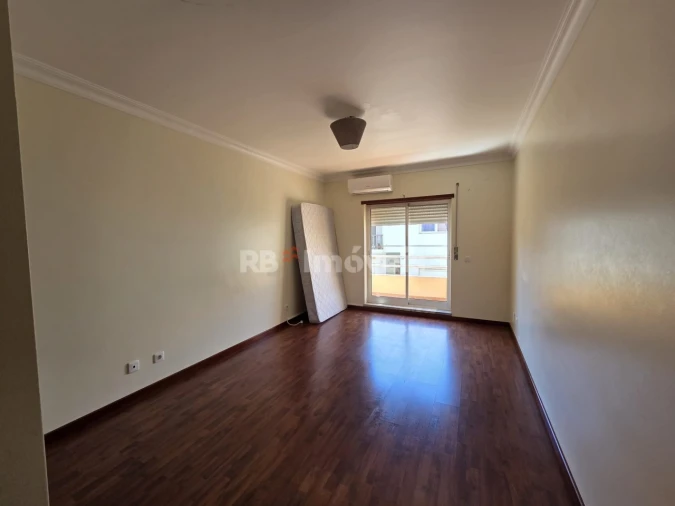 Apartamento T1 para Arrendamento em Nossa Sra de Fatima Foto 16