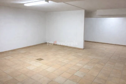 Loja para Venda em Torres Novas (São Pedro), Lapas e Ribeira Branca