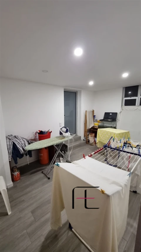 Apartamento T5 para Venda em Ramalde