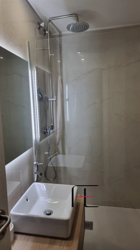 Apartamento T5 para Venda em Ramalde