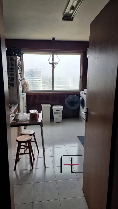 Apartamento T5 para Venda em Ramalde