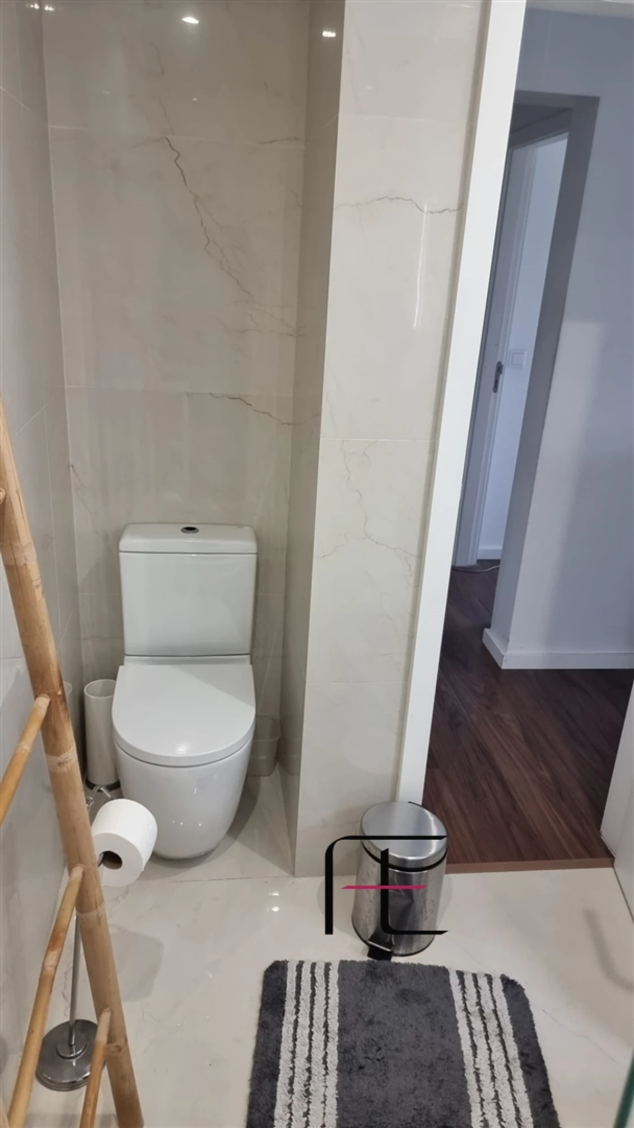 Apartamento T5 para Venda em Ramalde Foto 8