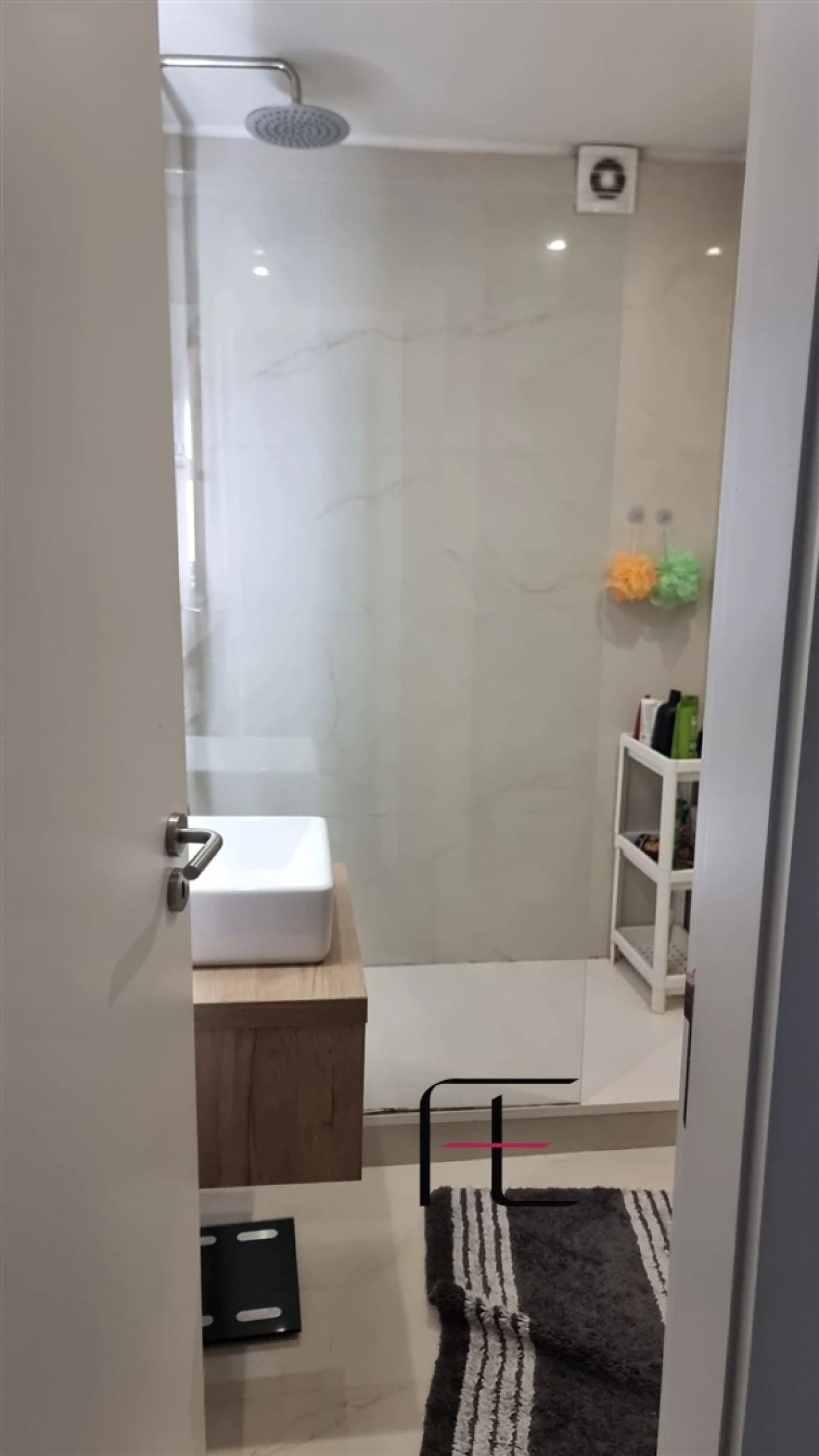 Apartamento T5 para Venda em Ramalde Foto 7