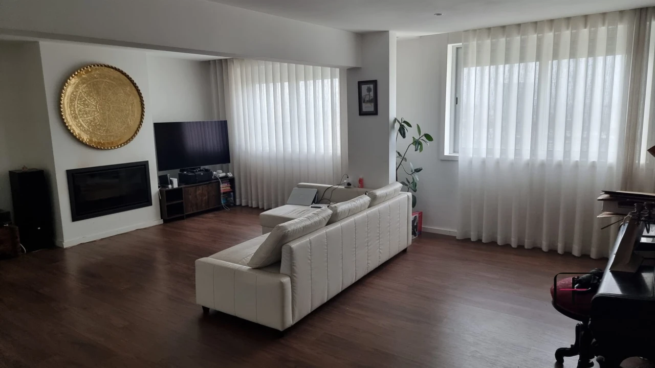 Apartamento T5 para Venda em Ramalde Foto 1