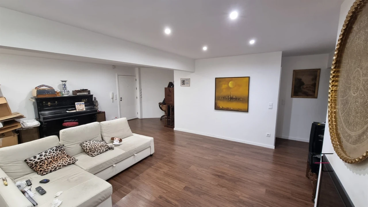 Apartamento T5 para Venda em Ramalde Foto 2