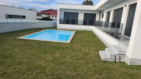 Moradia T3 para Venda em Merelim (São Paio), Panoias e Parada de Tibães