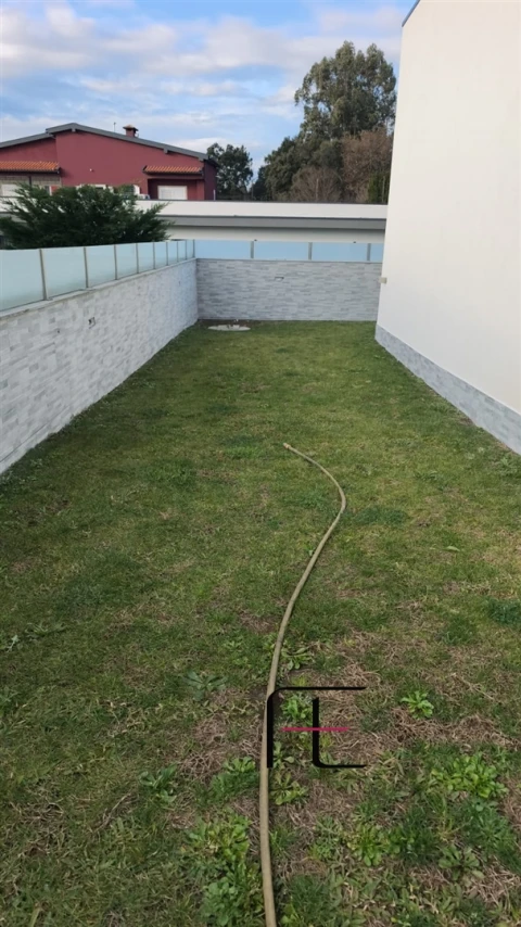 Moradia T3 para Venda em Merelim (São Paio), Panoias e Parada de Tibães