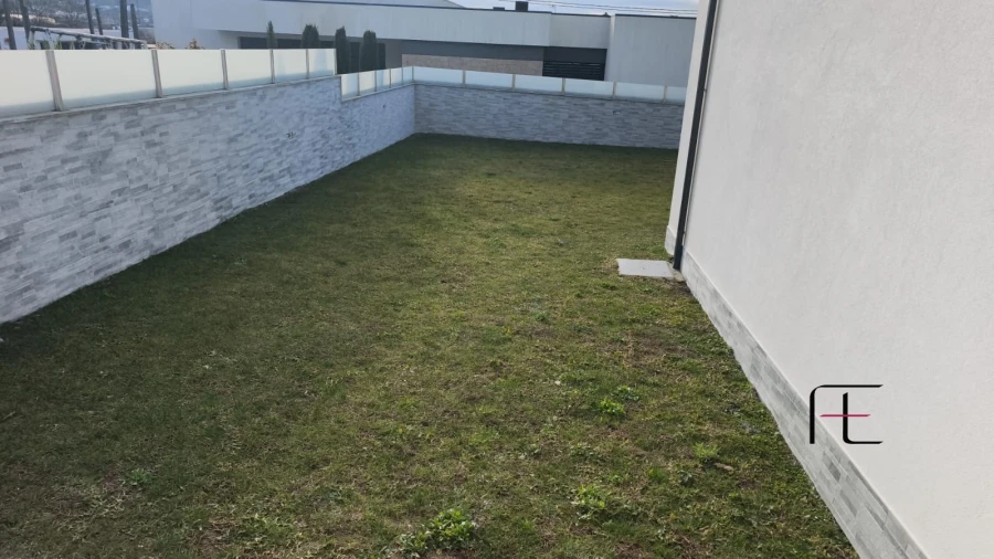 Moradia T3 para Venda em Merelim (São Paio), Panoias e Parada de Tibães Foto 3