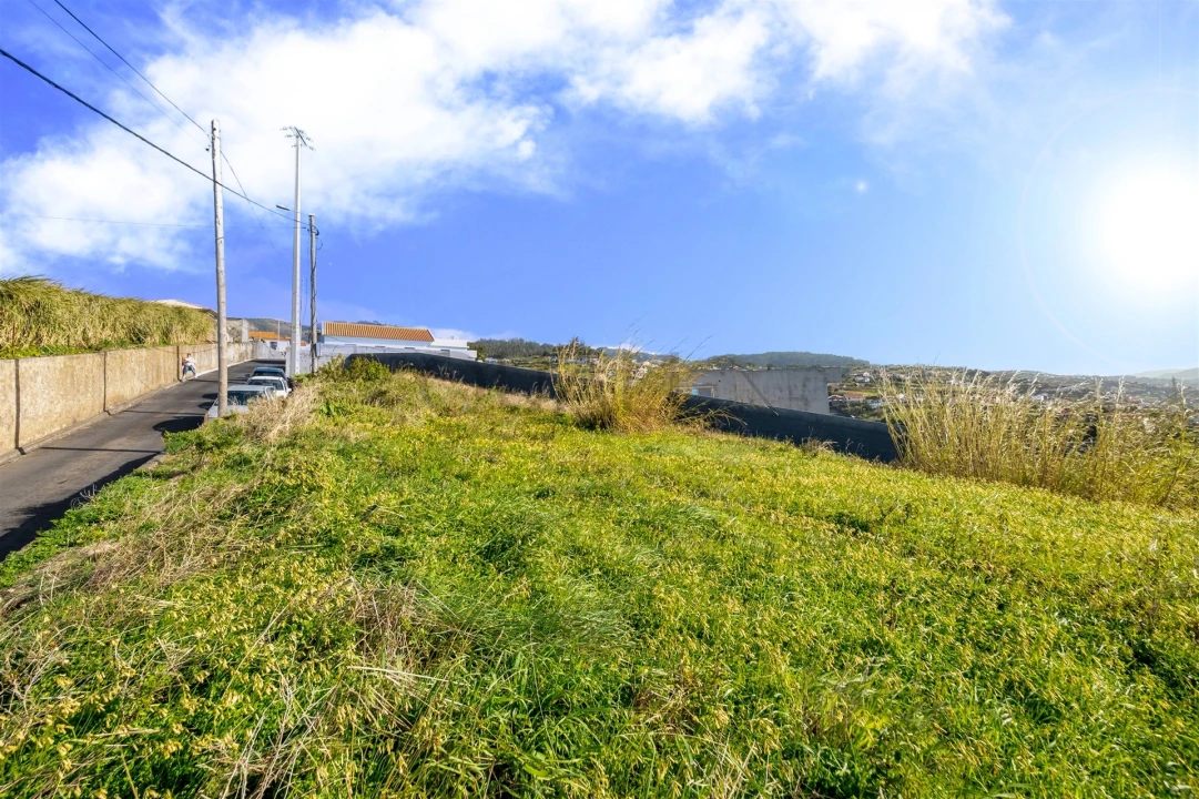 Terreno para Venda em Canhas Foto 1