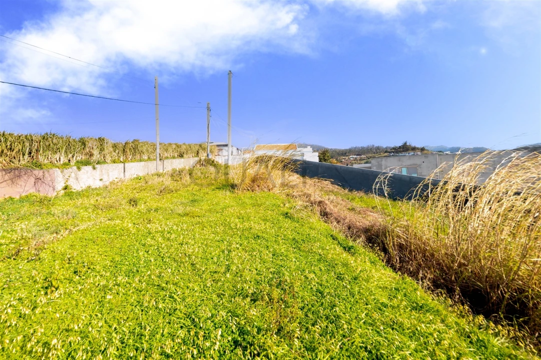 Terreno para Venda em Canhas Foto 2