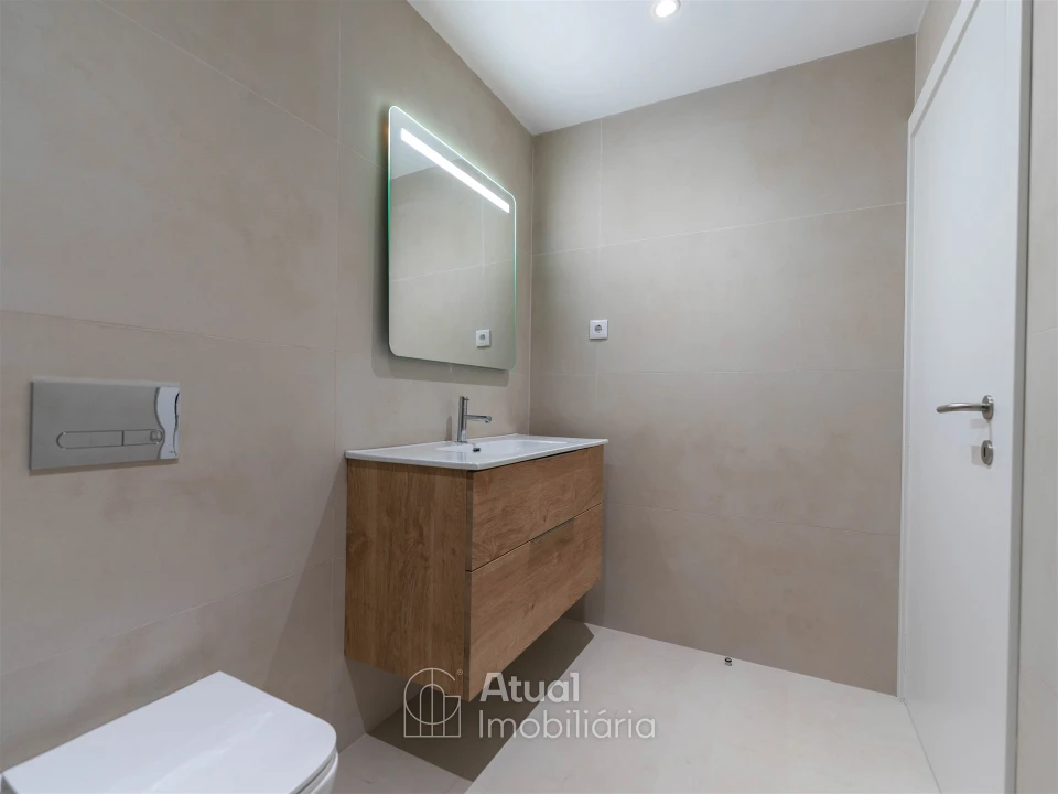 Moradia T3 para Venda em Caldas de Vizela (São Miguel e São João) Foto 18